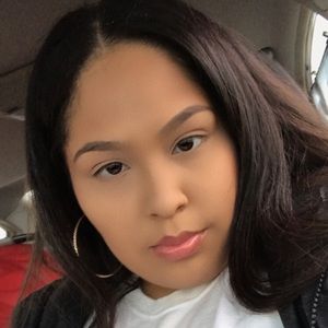 Meet your Posher, Alexia